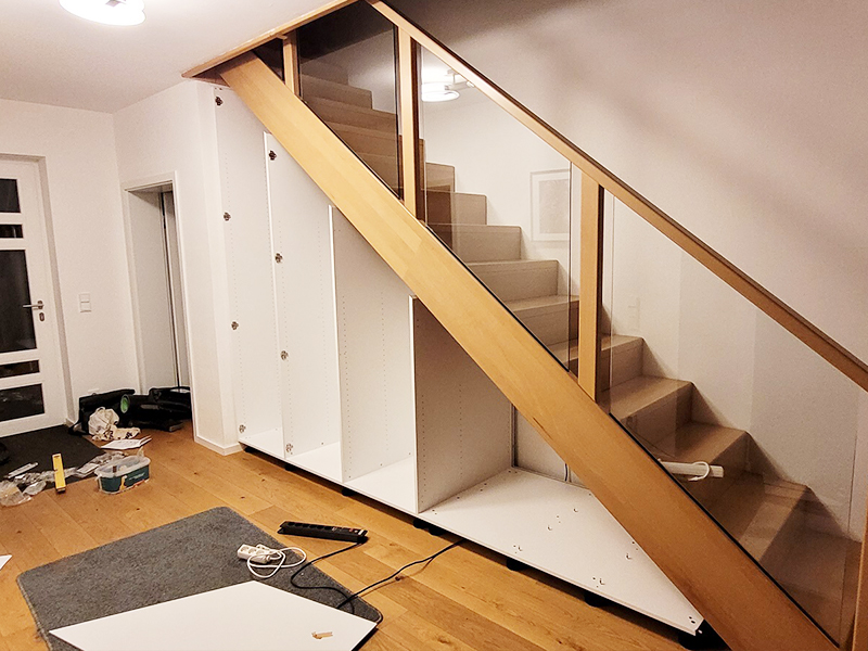 Aufbau des Treppenunterschranks