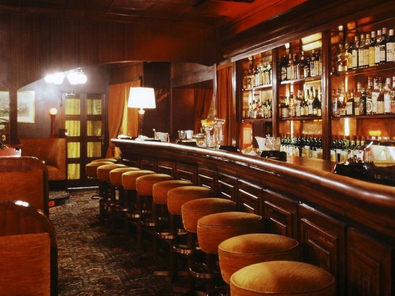 Masters Bars Interior